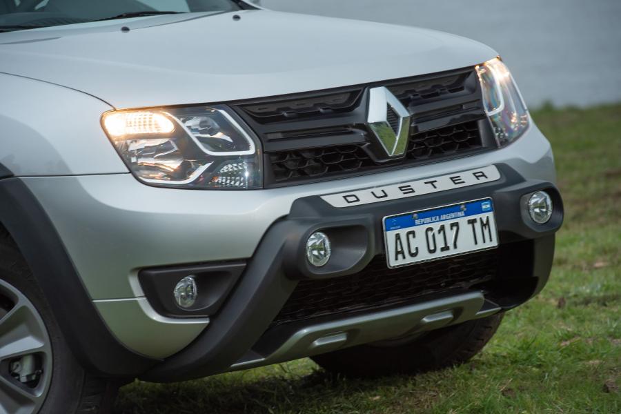Детали экстерьера Renault Duster Oroch Dynamique 2.0 4x4 2018 года  (фото 29 из 40)